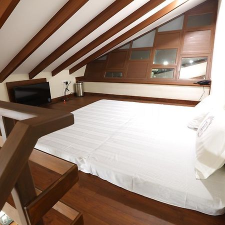 Отель Raj Residency Пондичерри Экстерьер фото